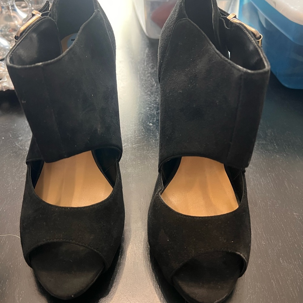 Nine West Black Peep-Toe Heels